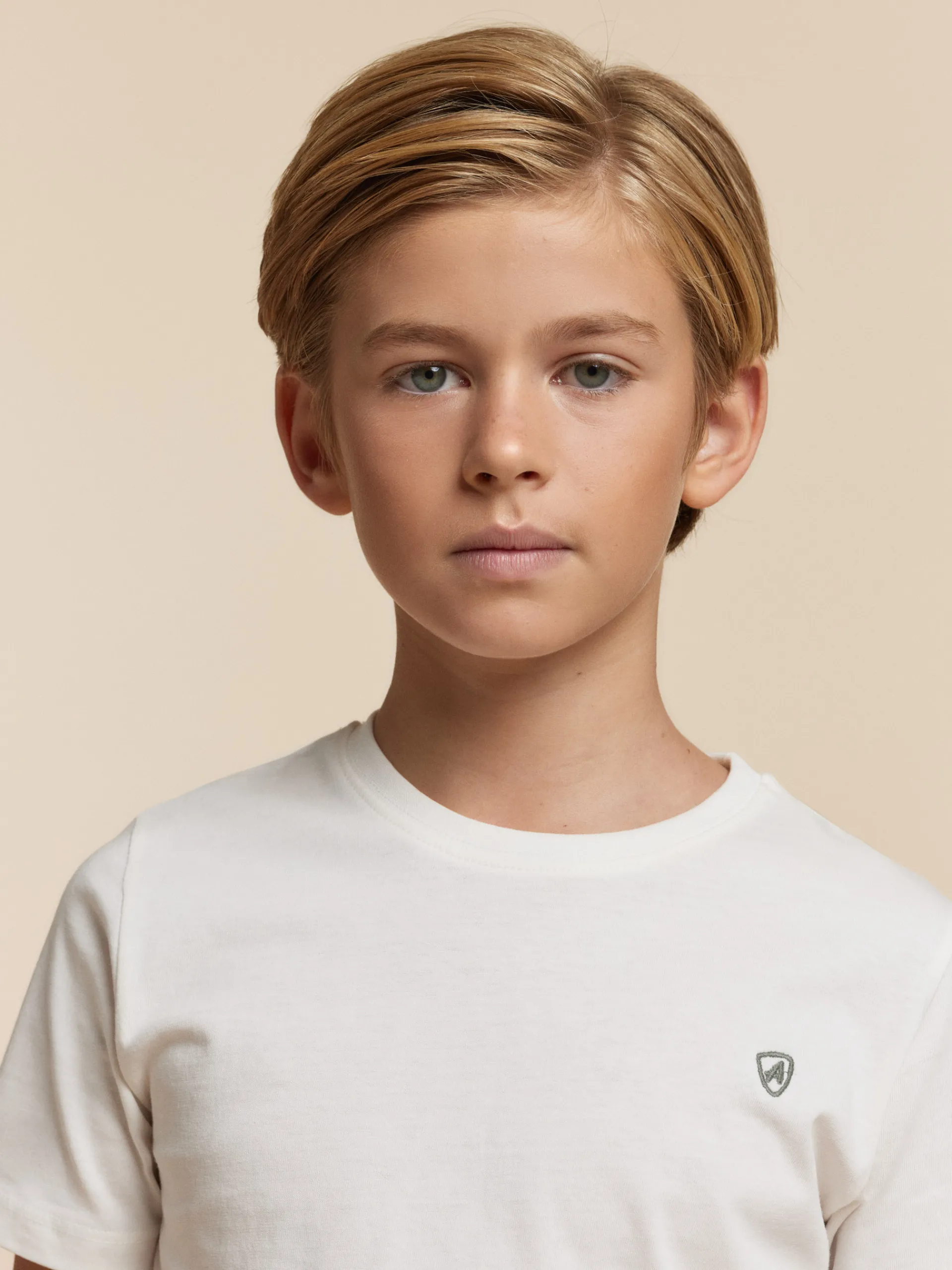 camiseta_basica_kids_crudo_3.webp Discount Alvaro Moreno CAMISETA BASICA KIDS Crudo