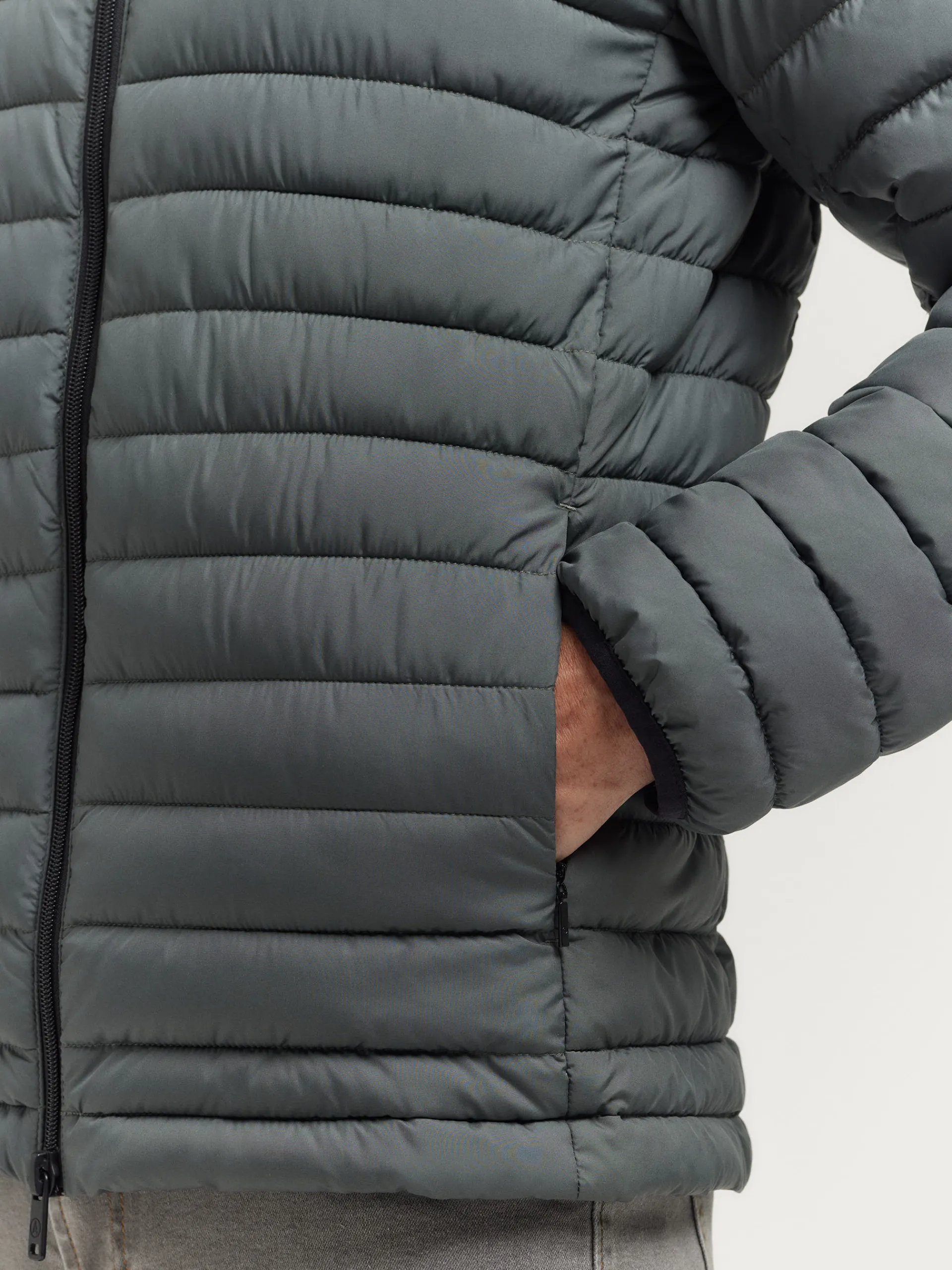 cazadora_trout_verde_4.webp Online Alvaro Moreno CAZADORA TROUT Verde