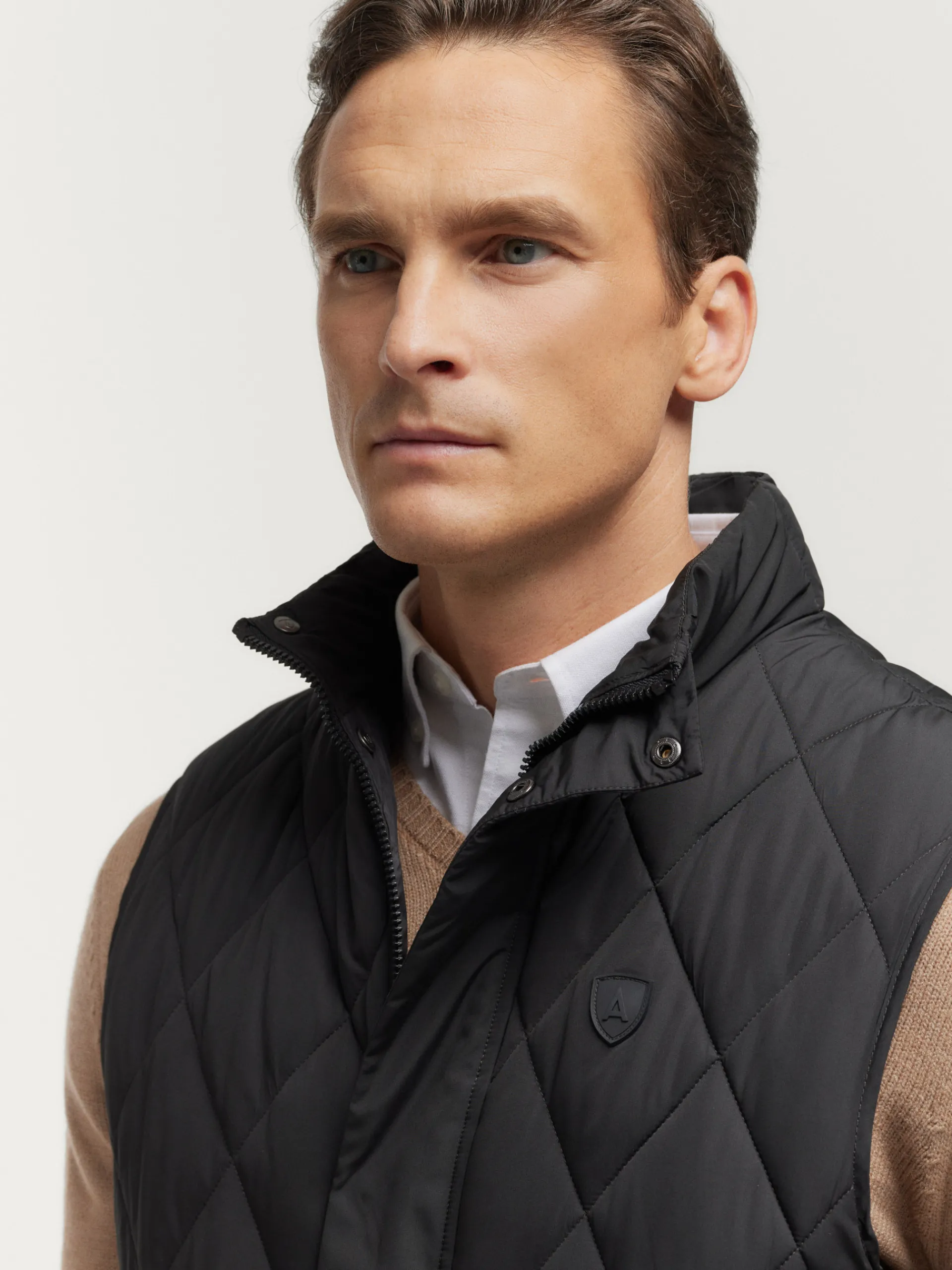 chaleco_draco_verde_3.webp Outlet Alvaro Moreno CHALECO DRACO Verde