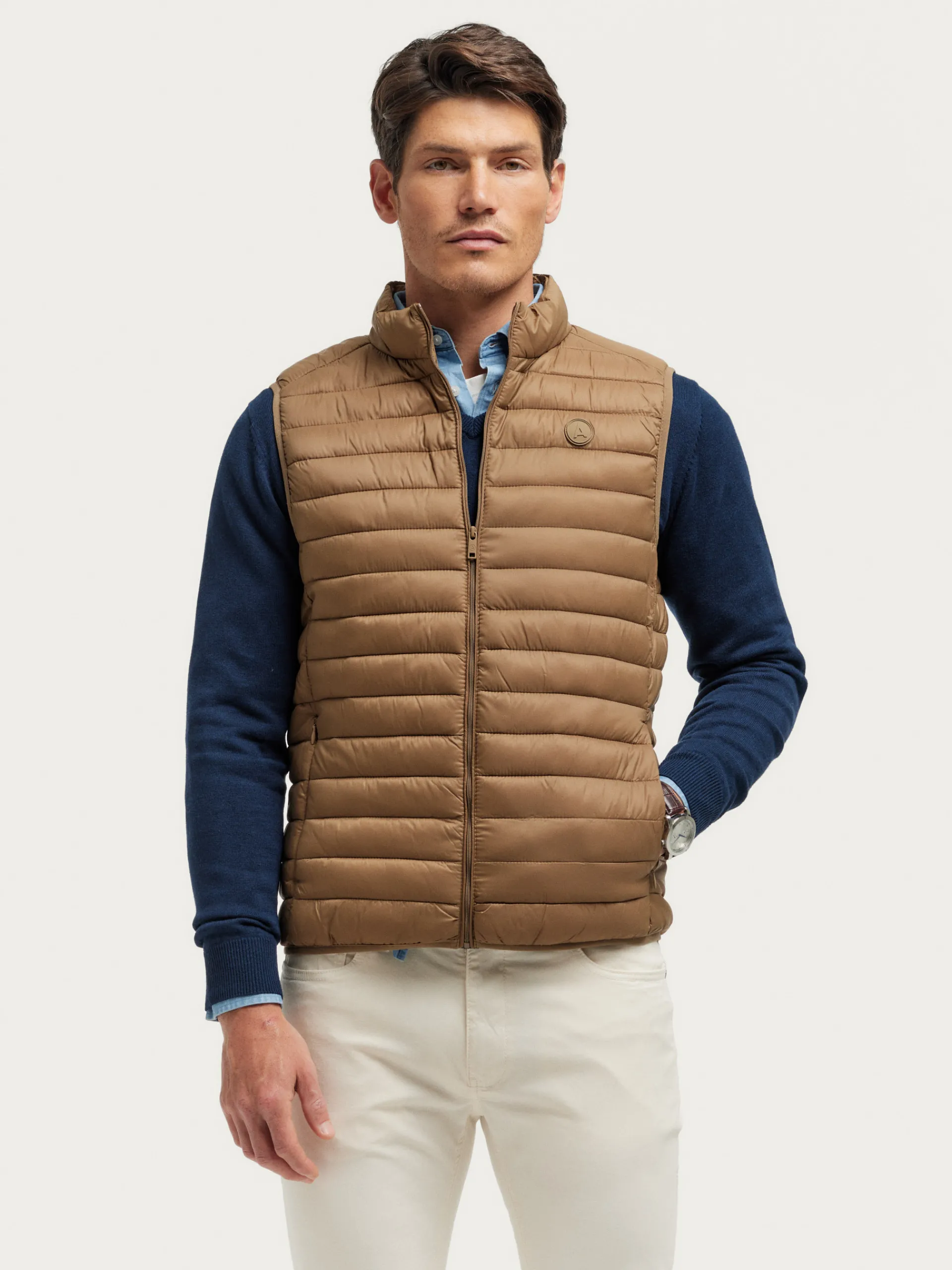 chaleco_niro_mostaza_3.webp Sale Alvaro Moreno CHALECO NIRO Mostaza