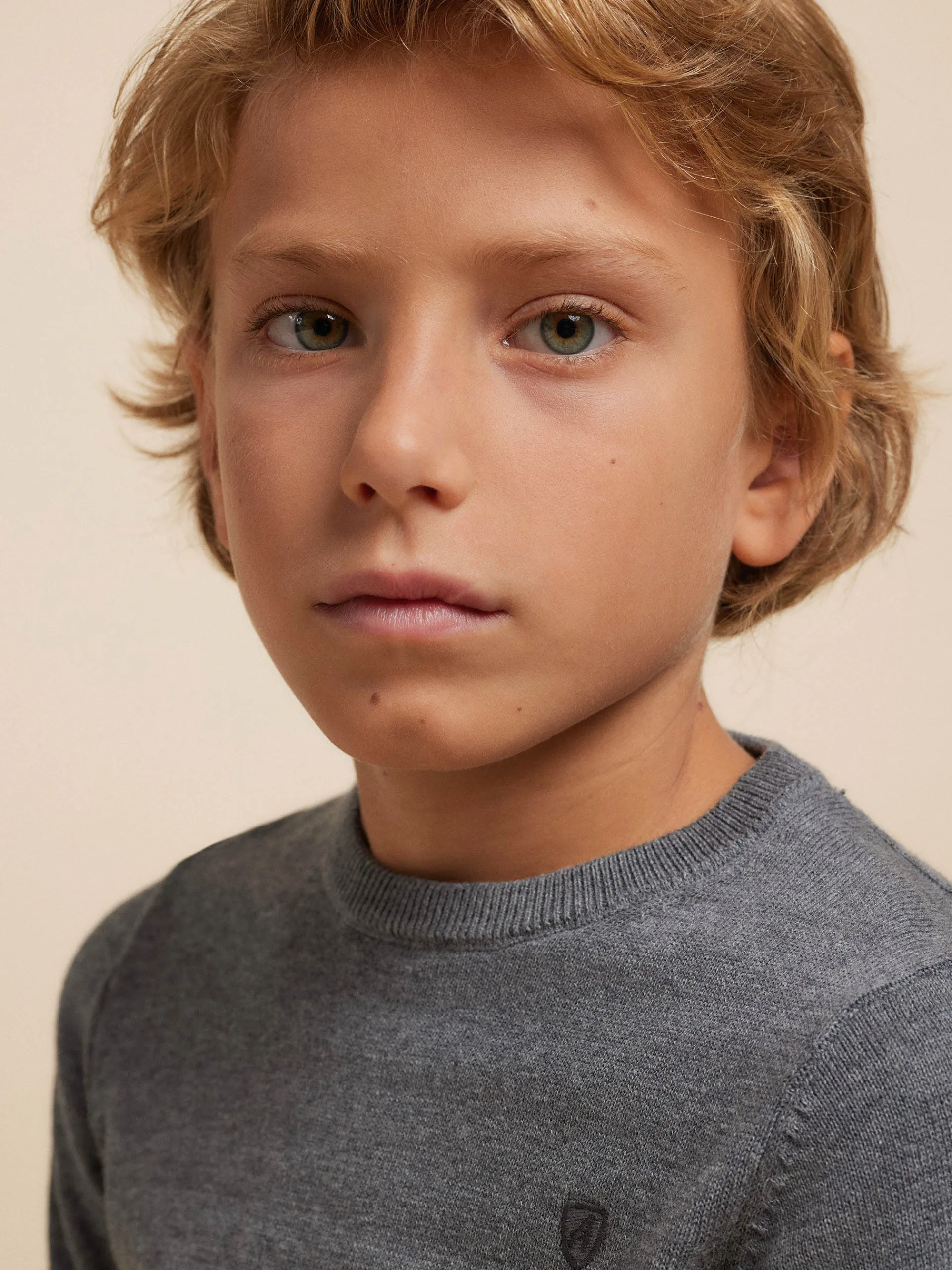 jersey_round_neck_kids_gris_3.webp Outlet Alvaro Moreno JERSEY ROUND NECK KIDS Gris