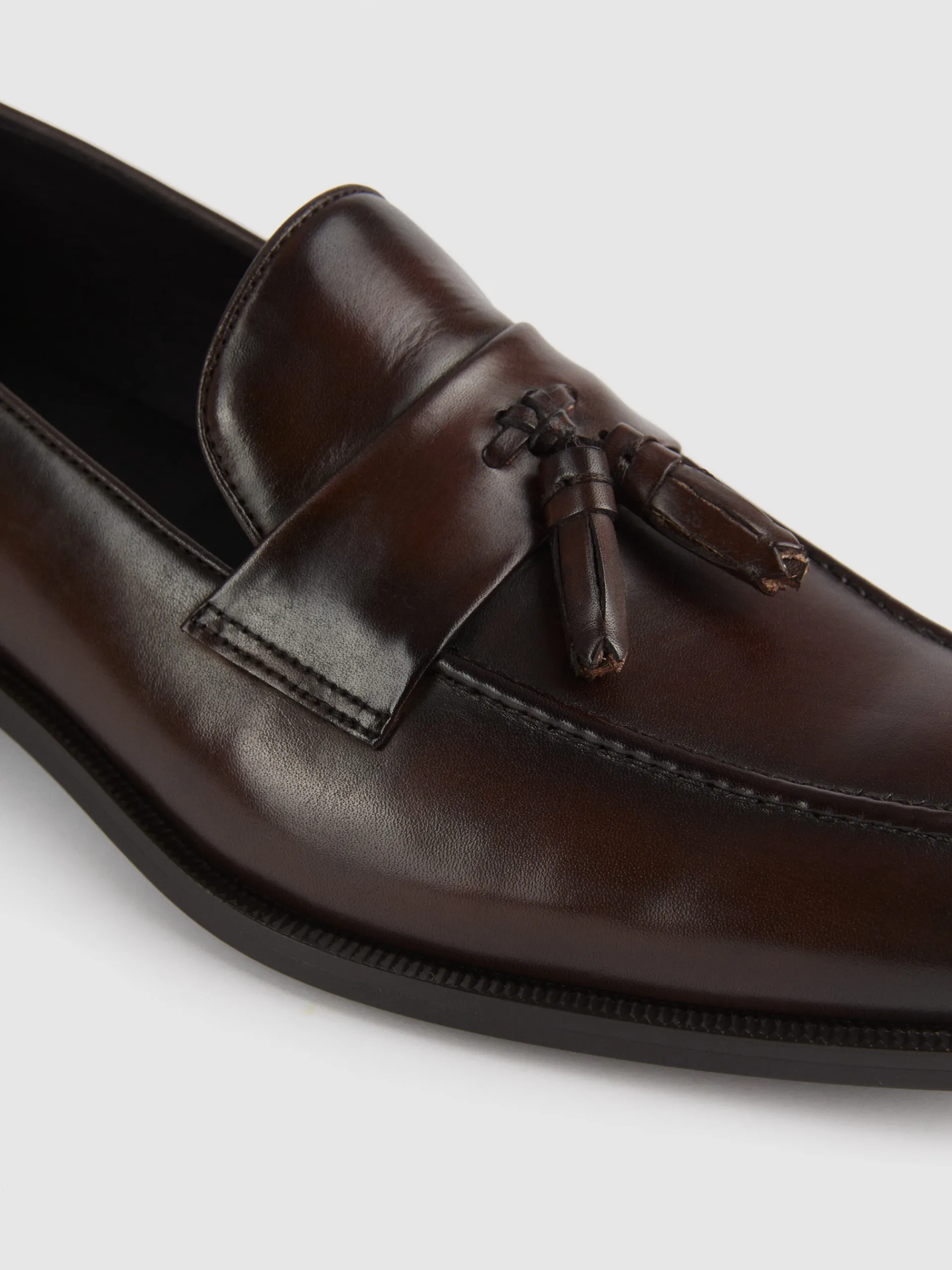 mocasin_antifaz_borlas_marrn_3.webp Best Alvaro Moreno MOCASIN ANTIFAZ BORLAS MARRÓN Marrón