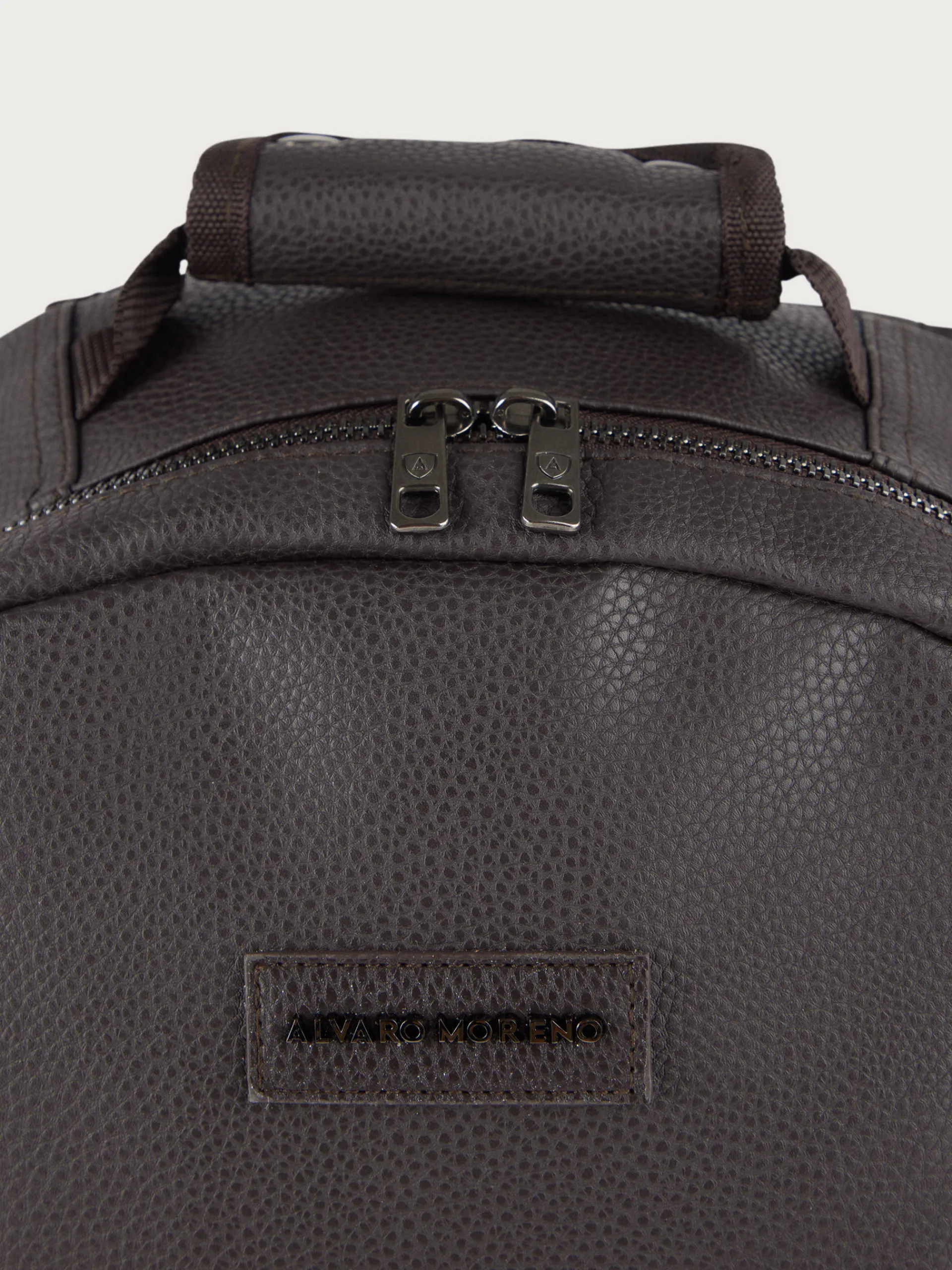 mochila_rocco_marrn_3.webp Fashion Alvaro Moreno MOCHILA ROCCO MARRÓN Marrón