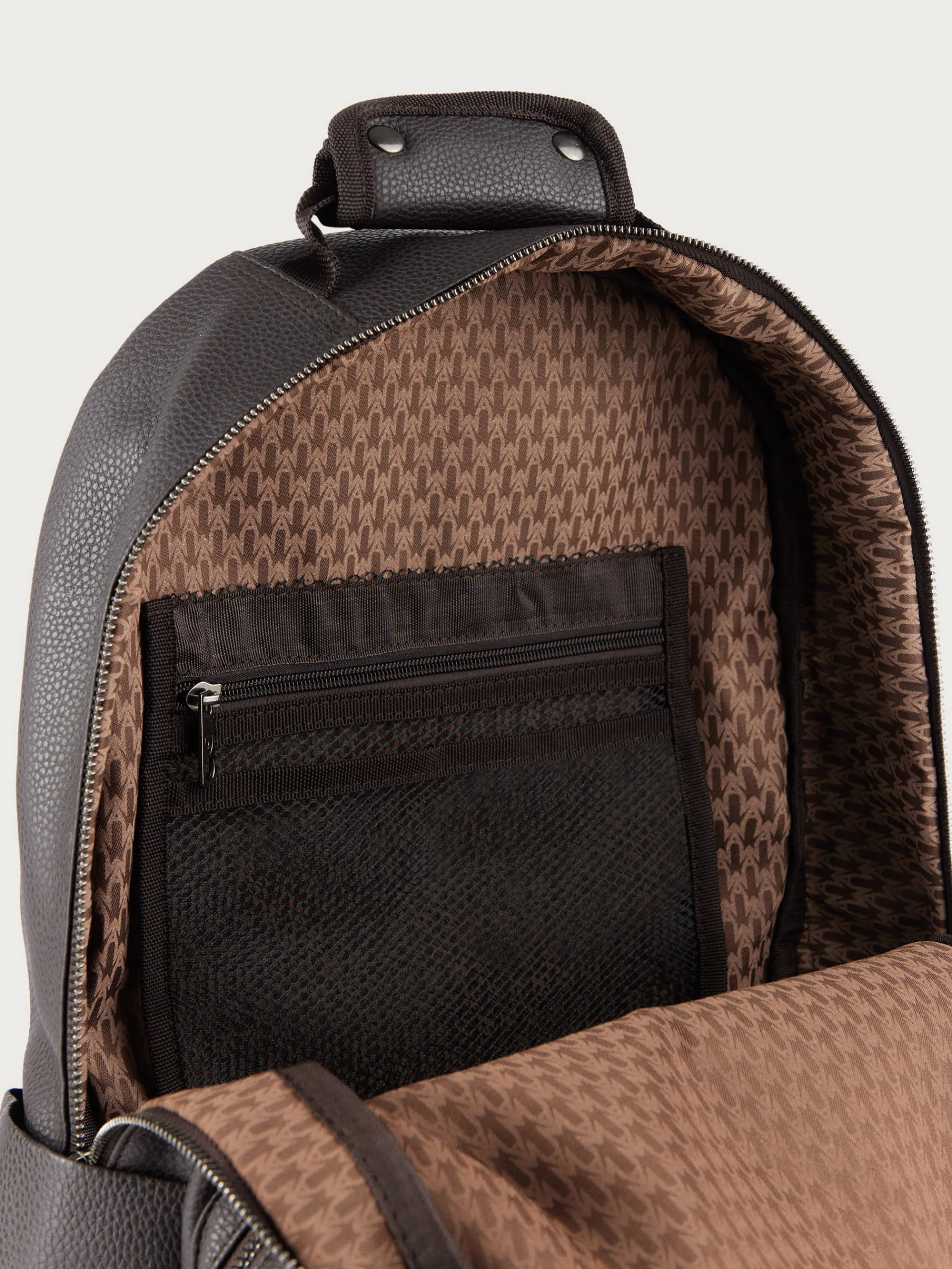 mochila_rocco_marrn_5.webp Fashion Alvaro Moreno MOCHILA ROCCO MARRÓN Marrón