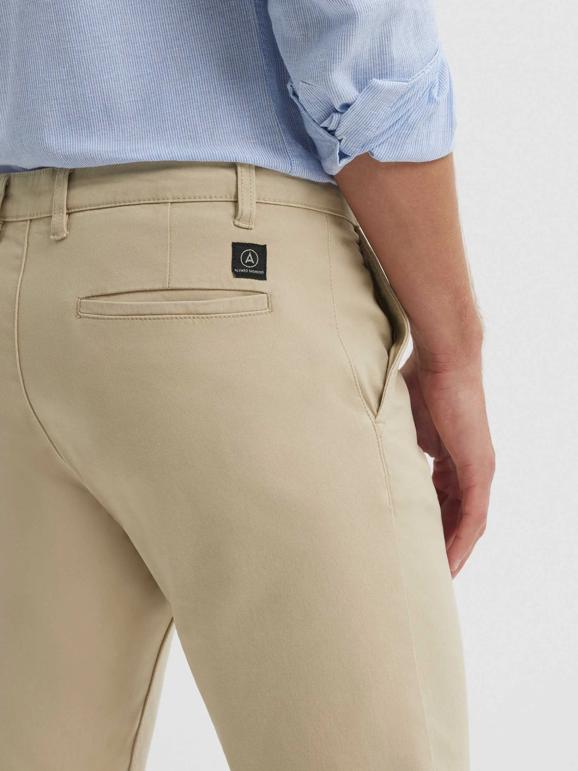 pantalon_chino_slim_fit_beige_4.webp Flash Sale Alvaro Moreno PANTALON CHINO SLIM FIT Beige