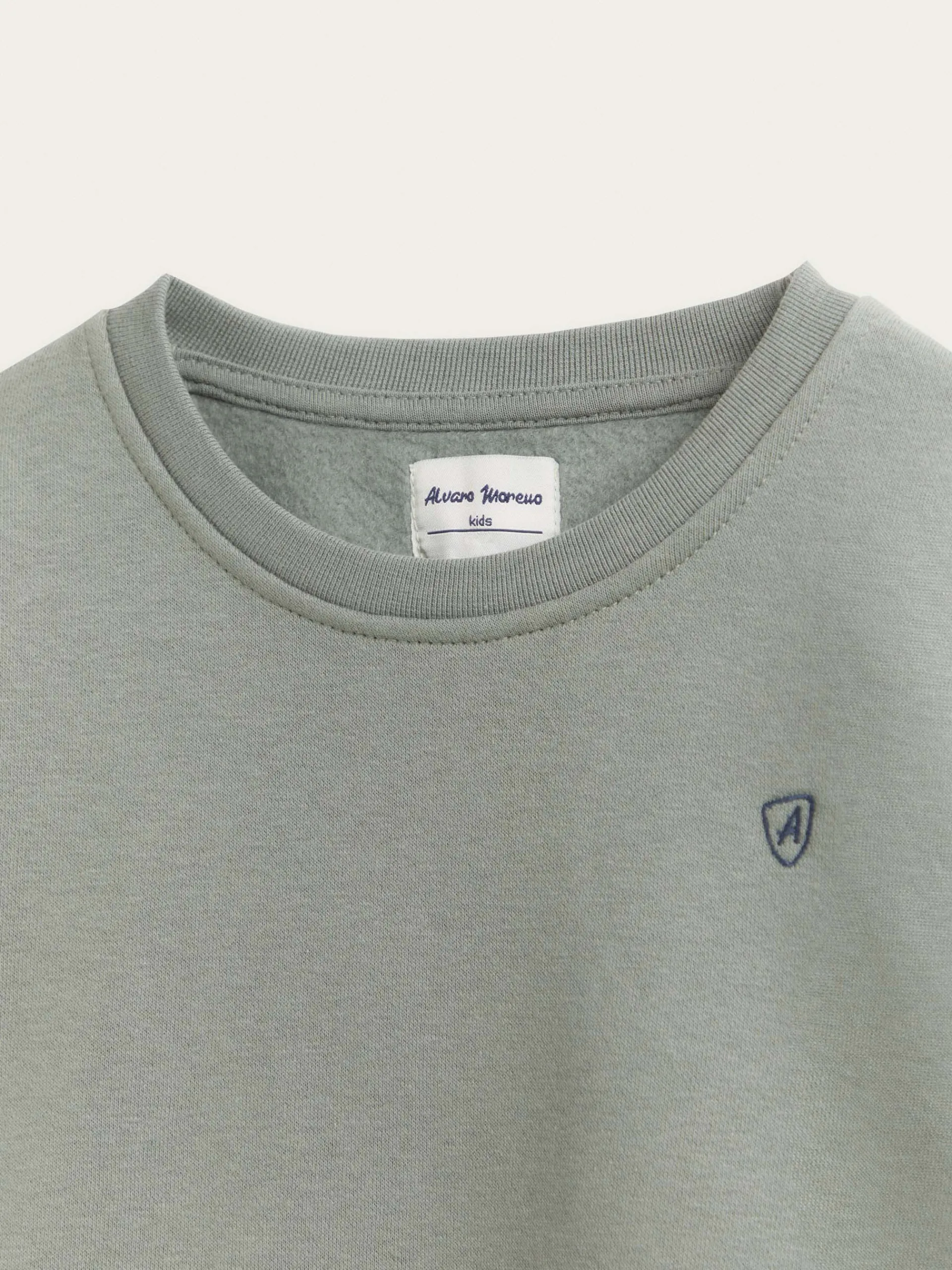 sudadera_basica_kids_verde_3.webp Shop Alvaro Moreno SUDADERA BASICA KIDS Verde